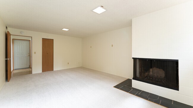 Building Photo - 12647 SE 54th St
