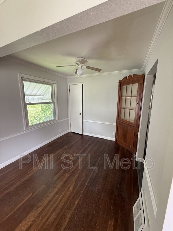 Building Photo - 1131 Darr Dr