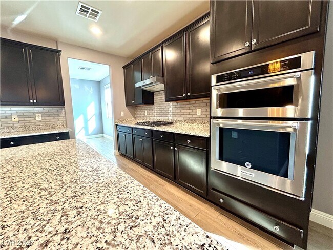 Building Photo - 2927 Ventana Ridge Ave