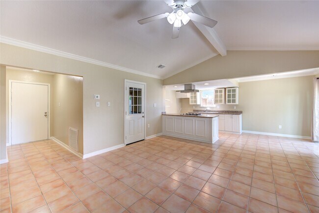 Building Photo - 3702 Royal Manor Dr
