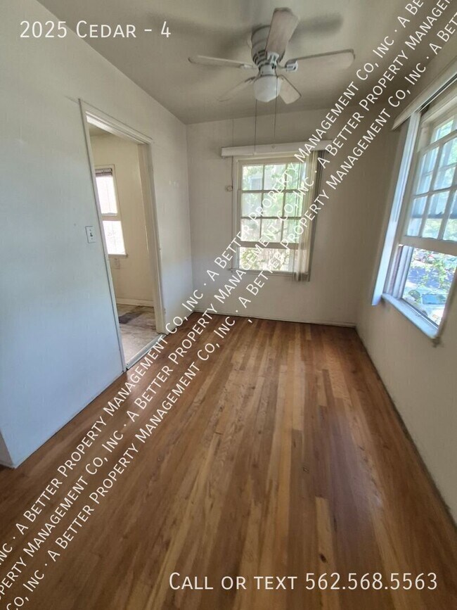Building Photo - 2025 Cedar-4
