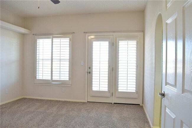 Building Photo - 6332 Franklin Vista Dr