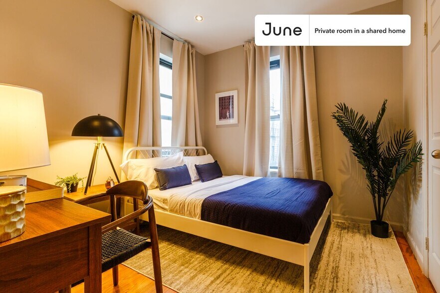Primary Photo - Private bedroom in 4 bed/1 bath Home