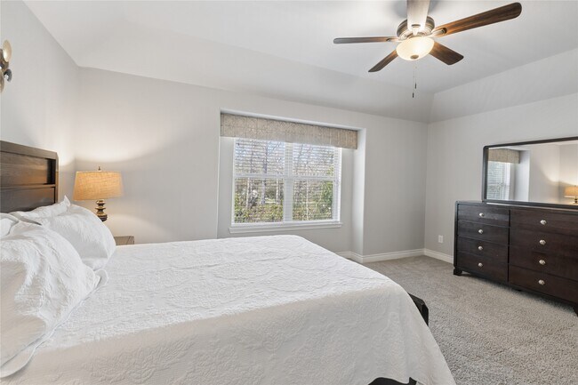 Building Photo - 9018 Meacom Dr