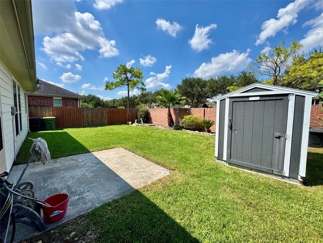 Building Photo - 12905 Meadow Springs Dr