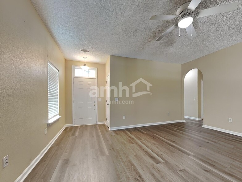 Building Photo - 103 Alexander Way