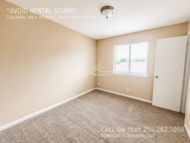 Building Photo - 15007 Chamberlain Ct