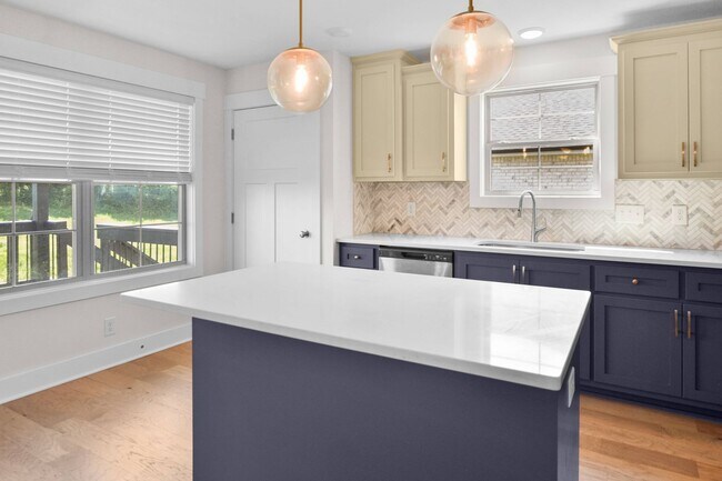 Building Photo - Pet Friendly Three Bedroom with Bonus!