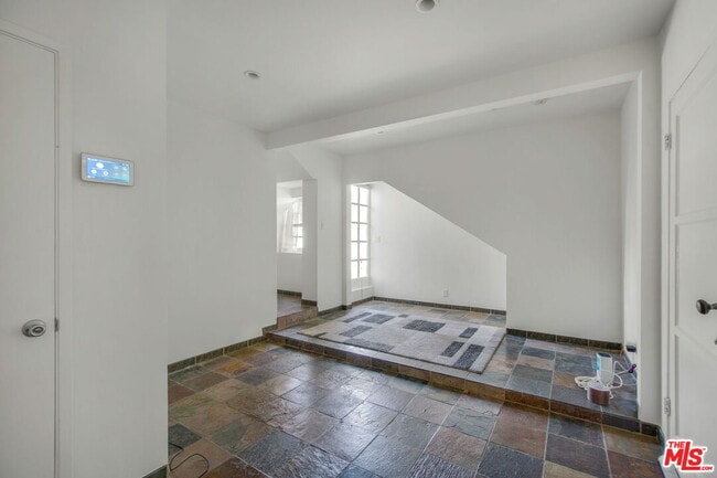Building Photo - 5039 Marburn Ave