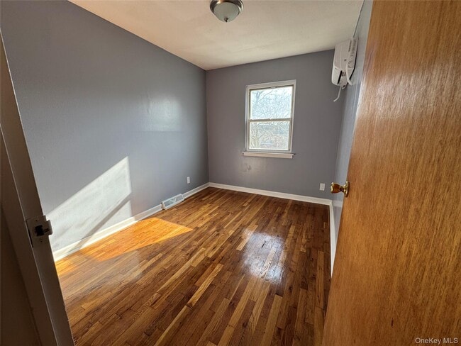 Building Photo - 74-09 85th Rd