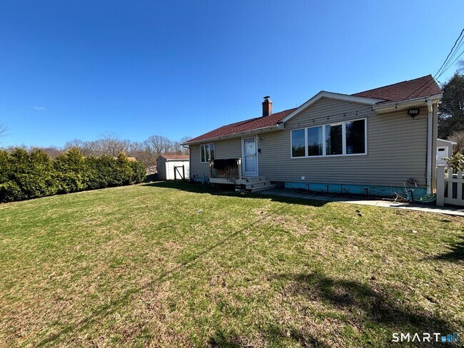 Building Photo - 394 Clintonville Rd