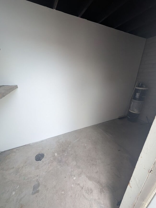 Building Photo - 3731 N Tyndall Ave