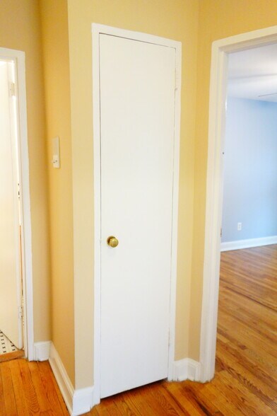 Building Photo - 311 Domer Ave