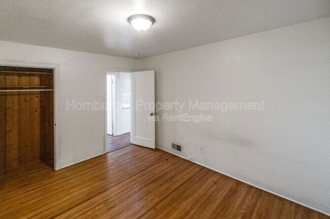 Building Photo - 11 E Rich Ave