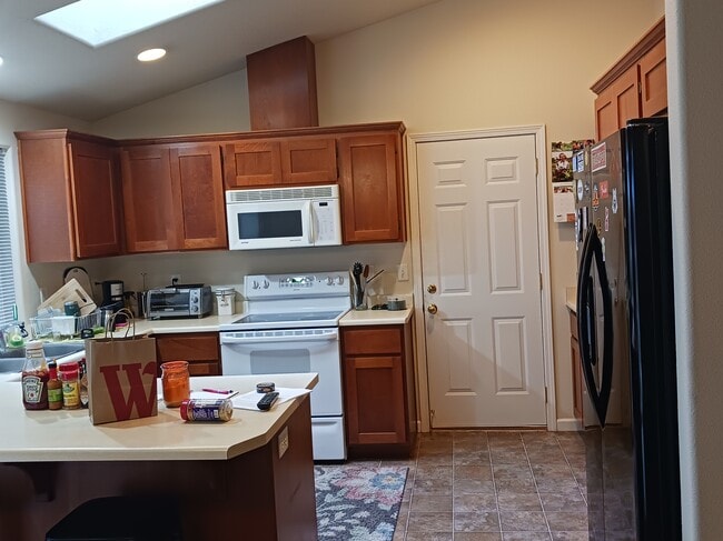 Building Photo - 1361 Clearwater Dr