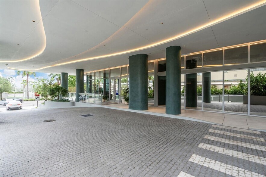 Building Photo - 1400 Biscayne Blvd