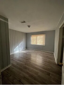 Building Photo - 128 W Northside Dr