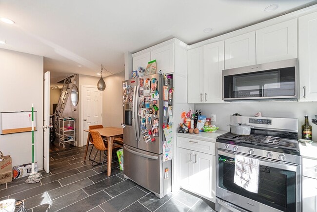 Building Photo - Fitler Square Three Bed Home