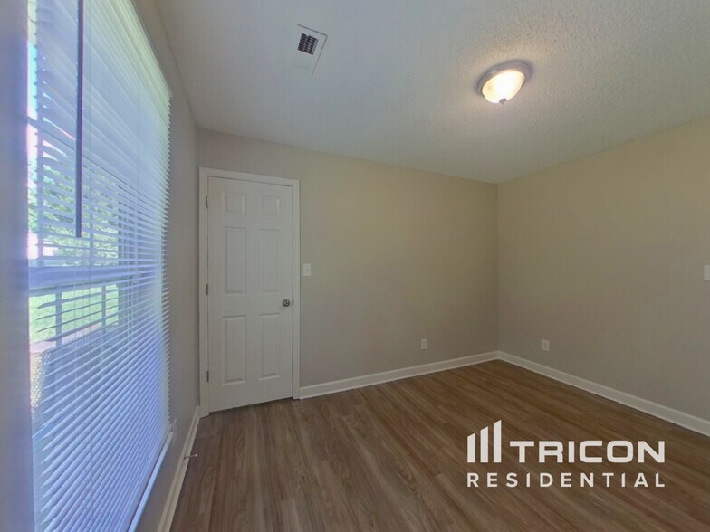 Building Photo - 1114 Stonehenge Ln