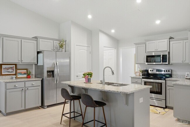 Building Photo - 5725 Montauk Wy