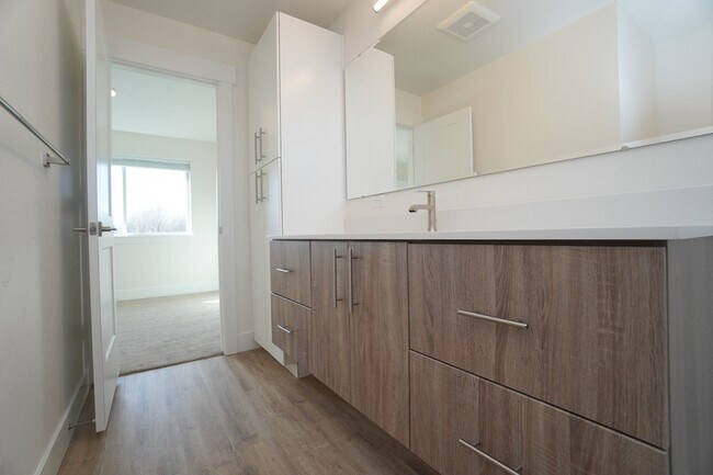 Building Photo - 4625 N Iota Ln