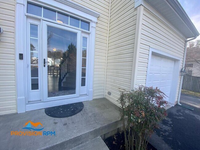 Building Photo - 106 Hanson Ct