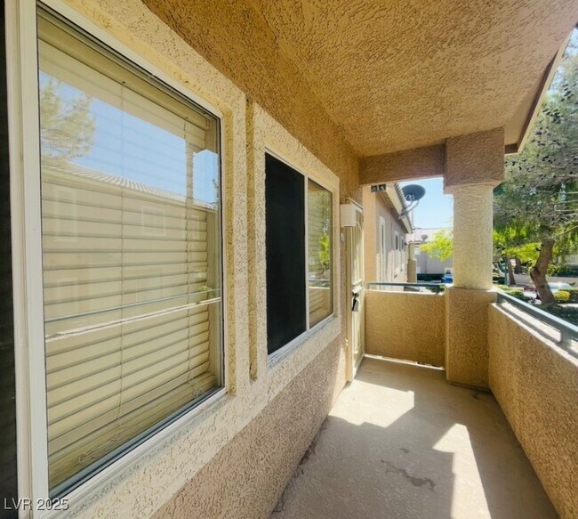 Building Photo - 2053 Jade Creek St