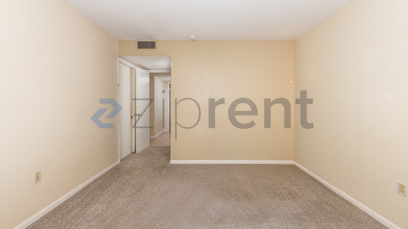 Building Photo - Unit