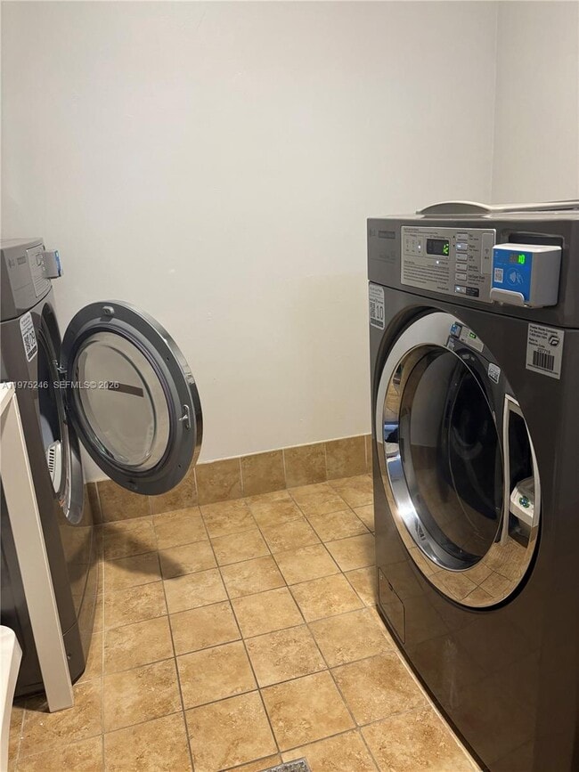 Building Photo - 16558 NE 26th Ave