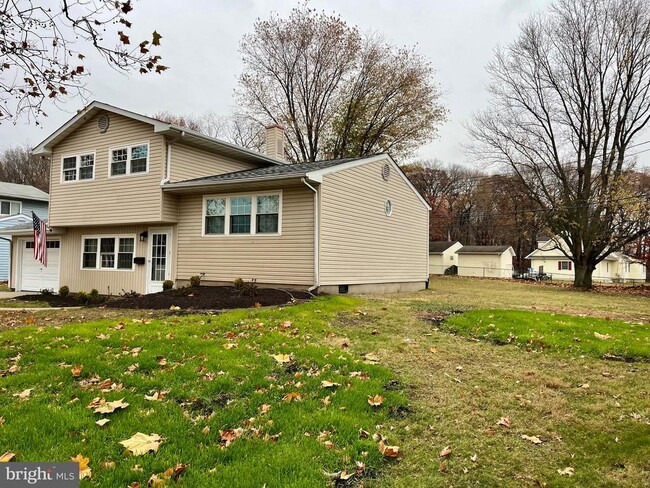 Building Photo - 810 S Harmony Rd