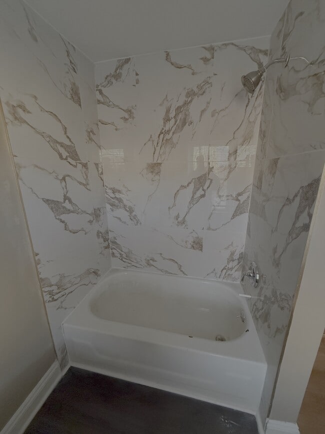 Building Photo - 304 Porter St