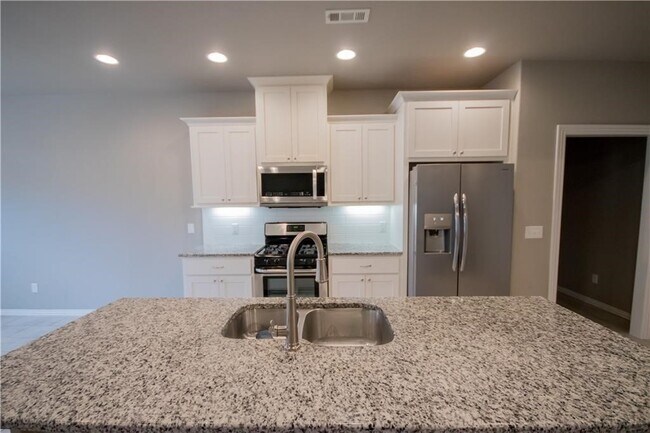 Building Photo - 301 Cisterna Dr