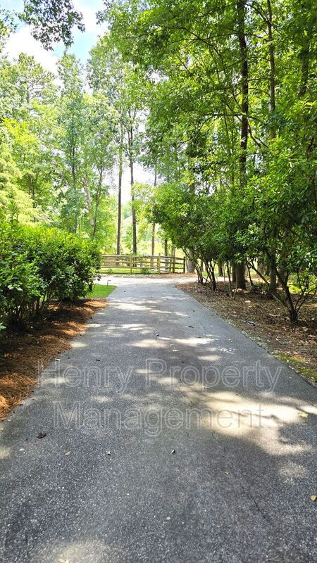 Building Photo - 4521 Briarglen Ln