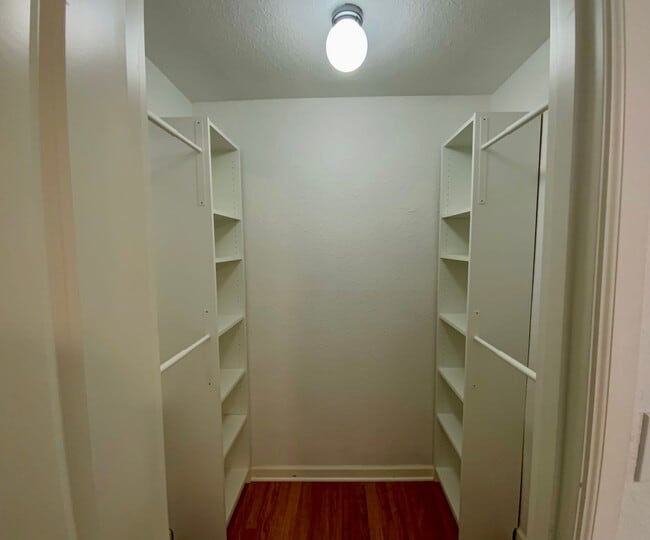 Building Photo - 2-Bedroom, 2-Bathroom End Unit with Covered Balcony