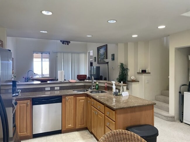 Building Photo - 2 Bedroom, 2 Bath with Full Loft in Alii C...