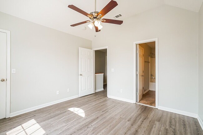 Building Photo - 8020 Logan Dr