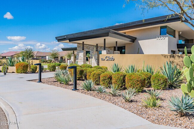 Building Photo - 9910 E Theia Dr