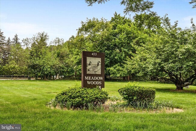 Building Photo - 706 Meadow Woods Ln