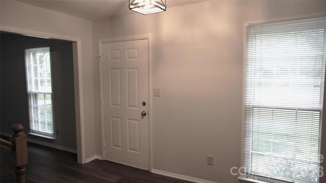 Building Photo - 10000 Ridgemore Dr