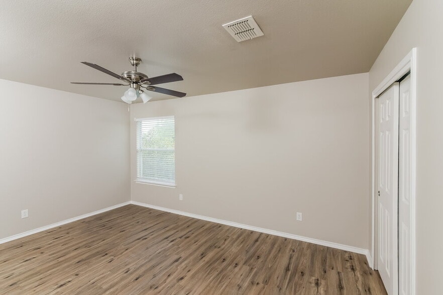 Building Photo - 10814 Pony Mesa