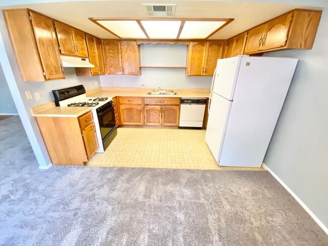 Building Photo - WESTSIDE CONDO!