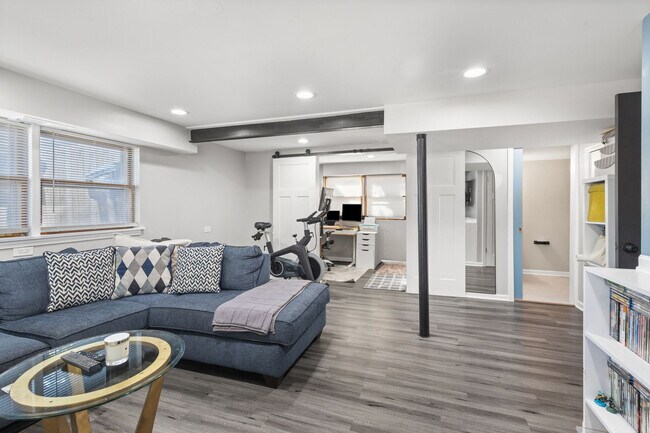 Building Photo - 2635 W 94th Pl