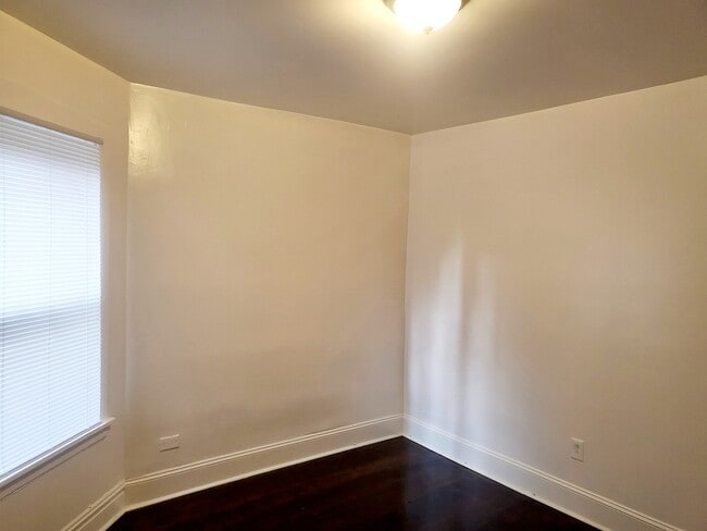 Building Photo - 7741 S Yates Blvd