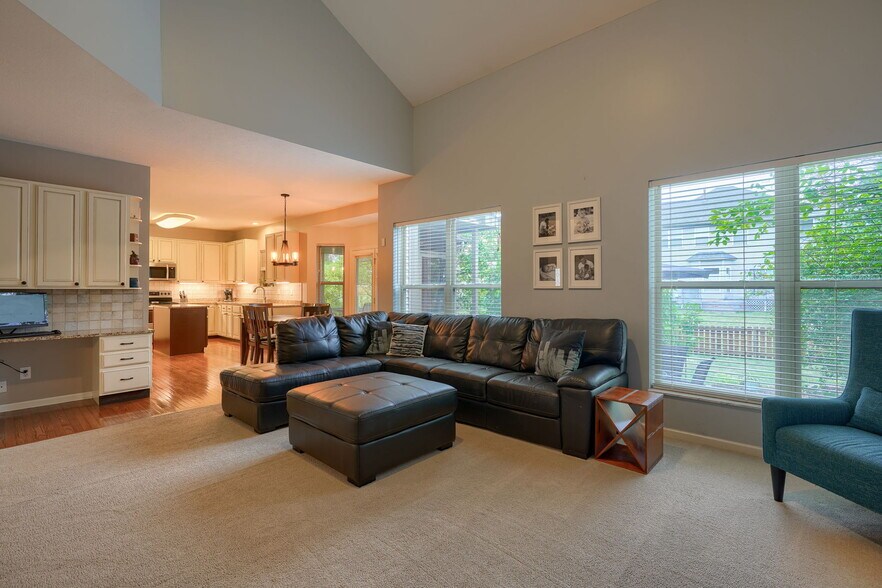 Building Photo - 6850 Fox Run Dr