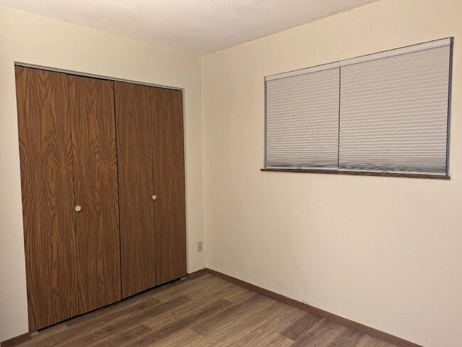 Building Photo - 709 Crosstown Ave