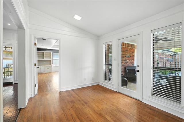 Building Photo - 7938 Fair Oaks Ave