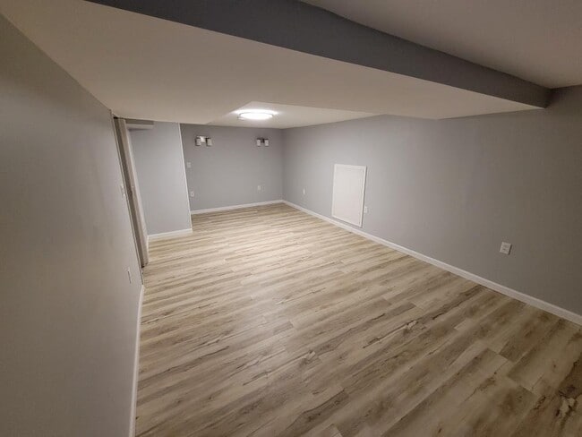 Building Photo - 3221 S Harrison St