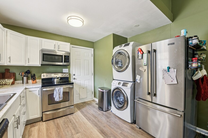 Building Photo - 162 N Smallwood Pl