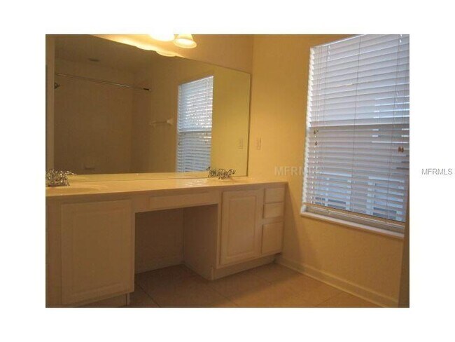 Building Photo - Regency Oaks 3BR/2.5BA Townhouse for Lease