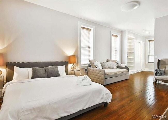 Building Photo - 2018 Senate St